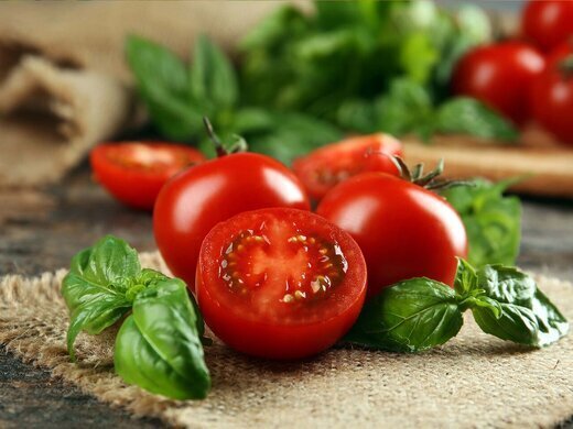 گوجه فرنگی و عوارض آن چه کسانی باید احتیاط کنند