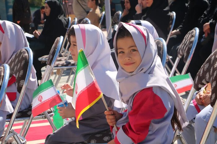 نخستین طلوع مهر در کرمانشاه؛ از شور کلاس‌ها تا یاد نیمکت‌های ناتمام