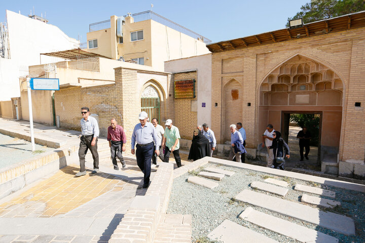 بازدید بازنشستگان شهرداری اصفهان از مجموعه تخت فولاد و شهر رویاها