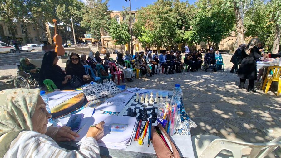گردهمایی بزرگداشت مقام سالمند در سنندج برگزار شد