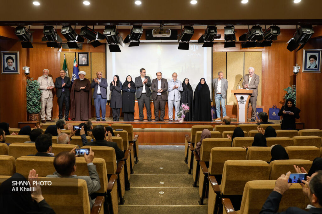 آیین پاسداشت خدمت همکاران بازنشسته وزارت نفت برگزار شد