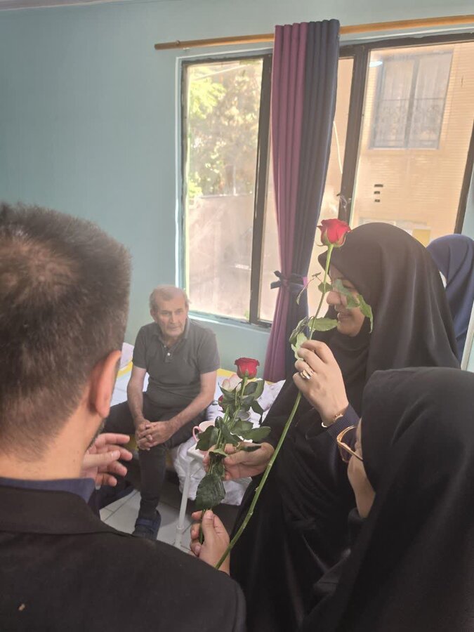 بازدید مدیرکل بهزیستی البرز از مرکز سالمندان فاطمیه در هفته سالمندان
