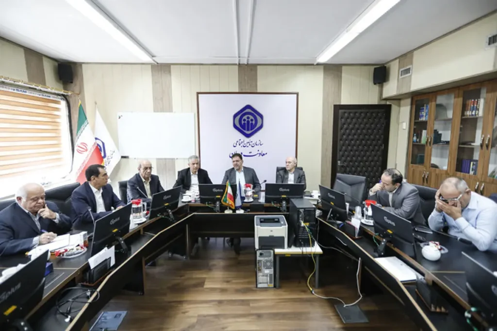 بررسی چالش های درمان تأمین اجتماعی در نشست با کانون بازنشستگان