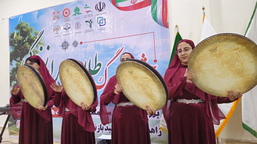جشن بزرگ طلایه داران زندگی در زاهدان به مناسبت روز جهانی سالمند برگزار شد