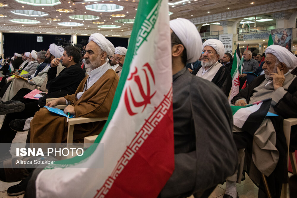 دعوت نمایندگان ولی فقیه به وحدت در برابر دوگانه های سازش و جنگ طلبی