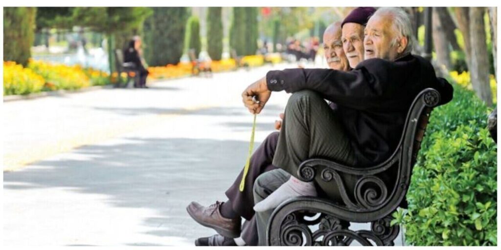 معوقات اردیبهشت بازنشستگان در مهر یا آبان واریز می شود