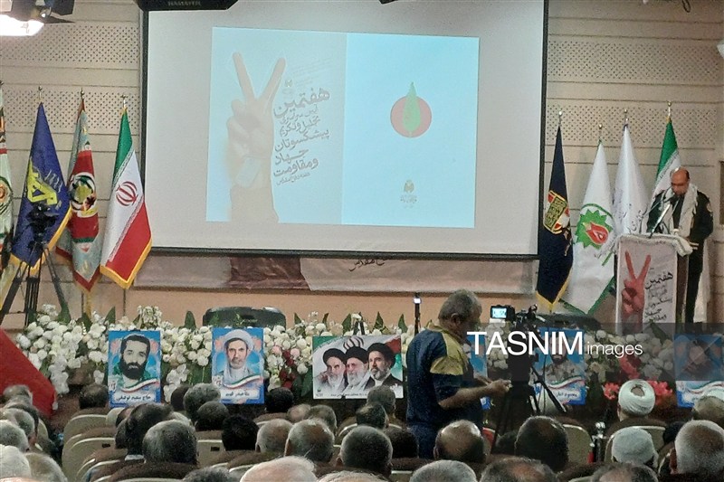 ملت ایران ابهت ابرقدرت ها را در دفاع مقدس شکست داد