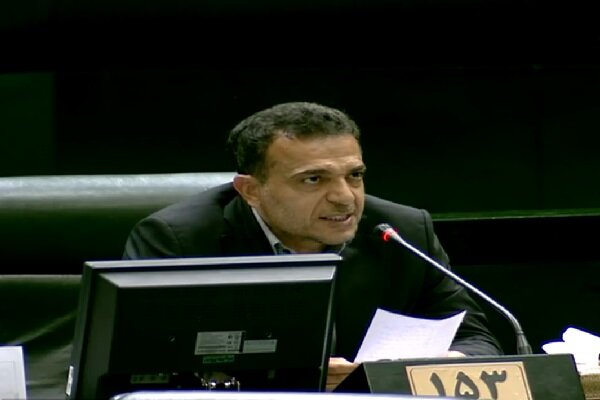 نایب رئیس کمیسیون عمران حقوق ها کفاف زندگی مردم را نمی دهد