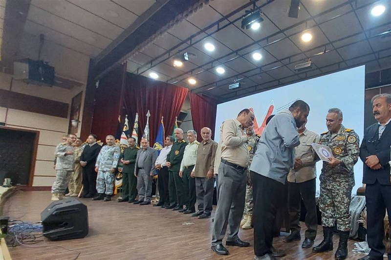 هفتمین آیین تجلیل از پیشکسوتان جهاد و مقاومت در بوشهر برگزار شد