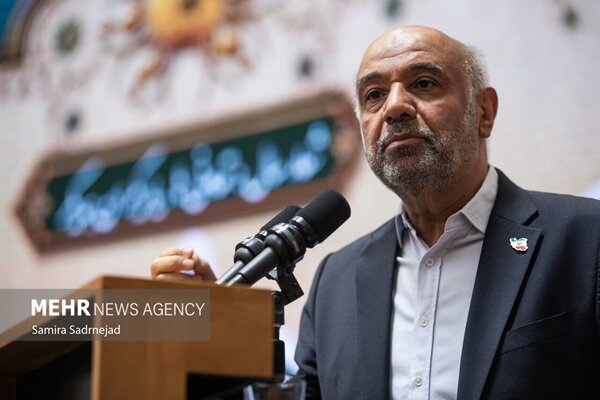 وزیر کار تداوم مصرف انرژی فعلی کارخانه ها را به تعطیلی می کشاند