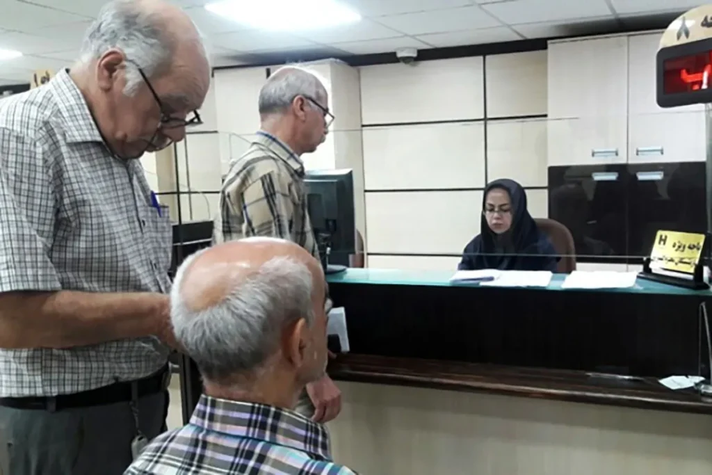 پرداخت معوقات بازنشستگان تأخیر و مشکلات معیشتی ادامه دارد