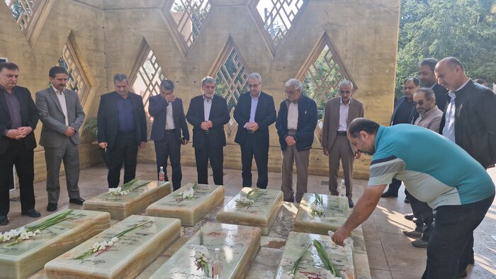 مشاور وزیر: ترویج فرهنگ ایثارگری از مسوولیتپذیری مدیران آغاز میشود