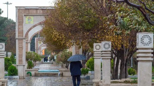 آسمان قم بارانی می شود