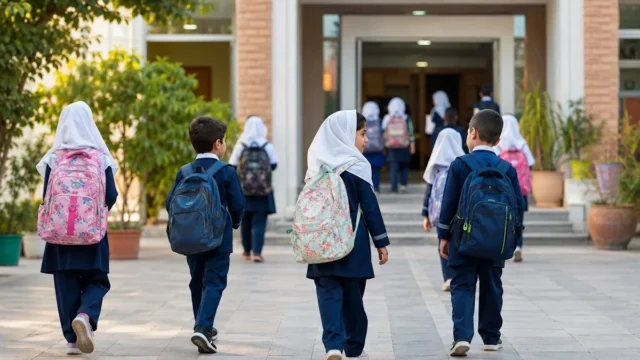 آیا مدارس به آموزش مجازی در صورت جنگ منتقل می شوند