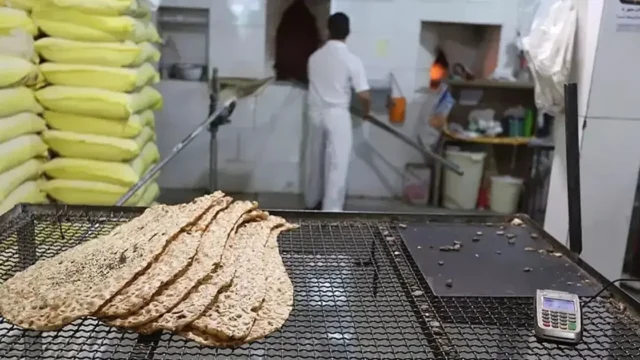اجرای طرح فروش کیلویی نان سنگک برای مبارزه با کم فروشی