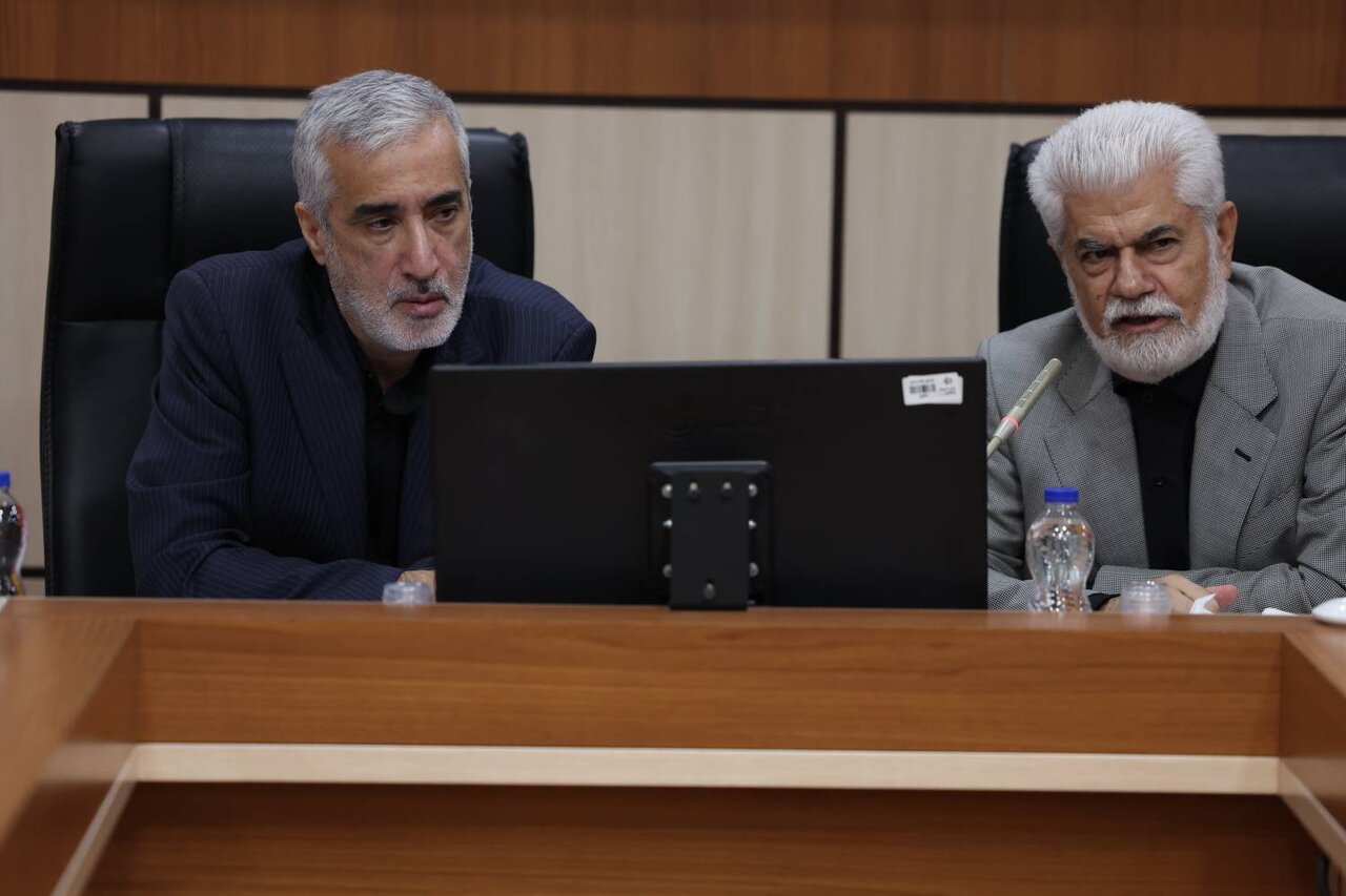 از افزایش ۵۰۰ درصدی قیمت دارو تا نمایشگاه پرهزینه ایران مد انتقادها از وزارت بهداشت بالا گرفت
