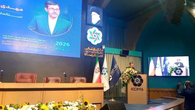 استاندار اصفهان تسهیل سرمایه گذاری نیازمند رفع موانع اداری است