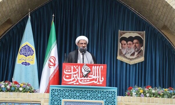 امام جمعه همدان صلح بدون قدرت بی اثر است