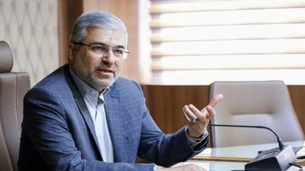 انتقاد تند نماینده مجلس از وزیر اقتصاد آیا دلار حاکمیت را تقویت می کنید
