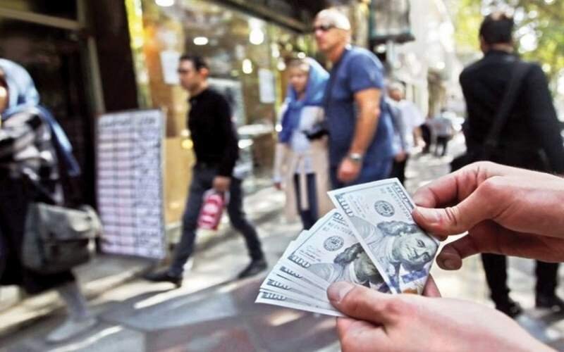 برخورد با دلالان ارزی و محتکران کالاهای اساسی در تهران افزایش ۴۰ تا ۵۰ درصدی دستگیری ها