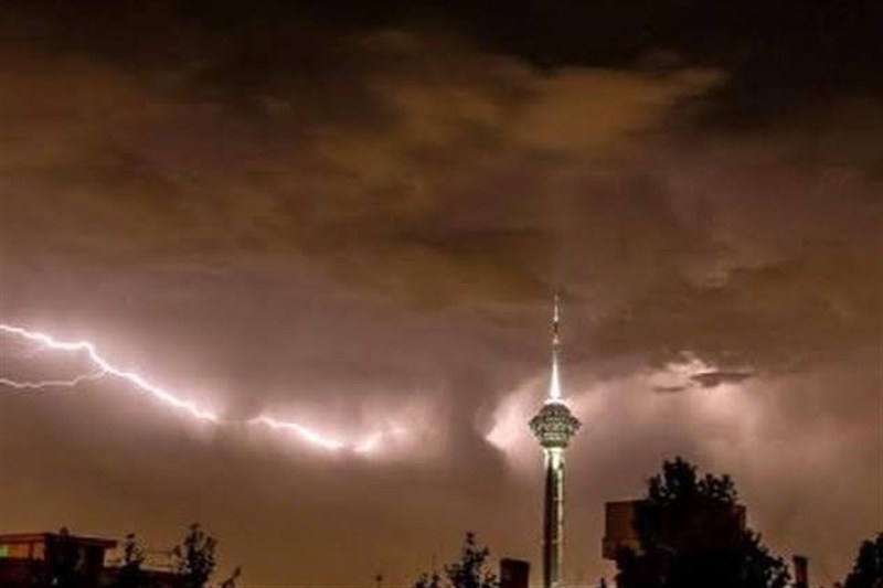 برق برخی مناطق جنوب تهران قطع شد علت طوفان است