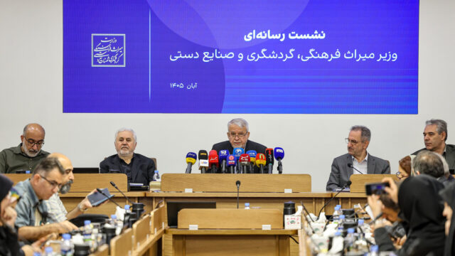 برنامه میراث فرهنگی برای تسهیل سفر گردشگران خارجی کارت ارزی برای گردشگران خارجی در راه است