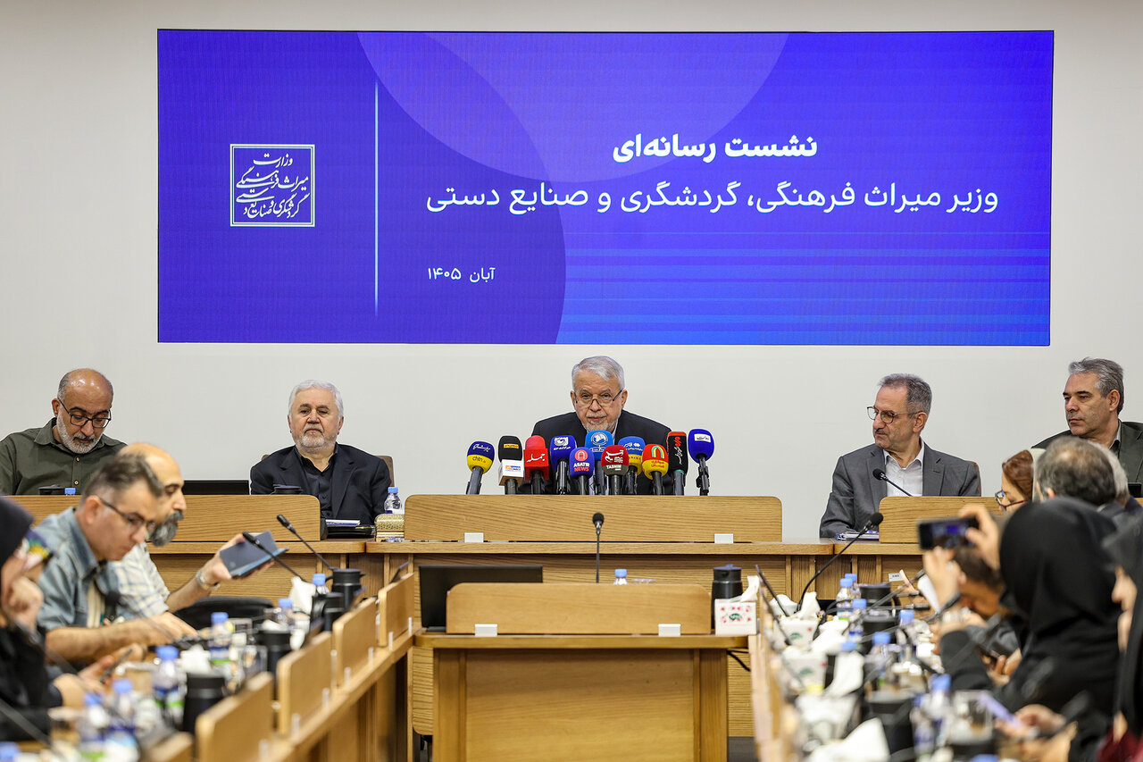 برنامه میراث فرهنگی برای تسهیل سفر گردشگران خارجی کارت ارزی برای گردشگران خارجی در راه است