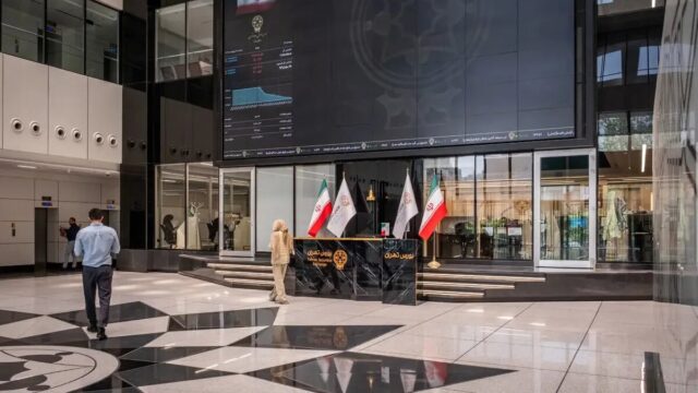 بورس تهران در وضعیت قرمز افت ۱۲۸ هزار واحدی شاخص کل