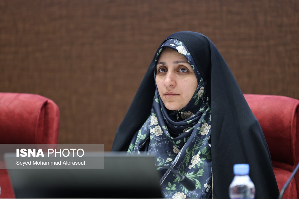 بیش از ۵۷۰۰ زن در دولت چهاردهم در جایگاه های مدیریتی فعالیت می کنند