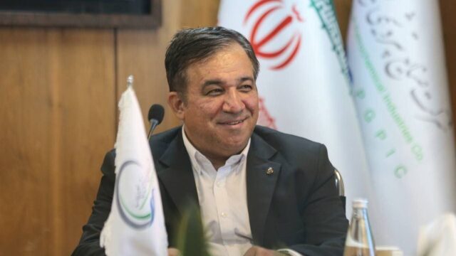 تجارت دروغ کاربران خبرآنلاین به تاجرنیا واکنش نشان دادند