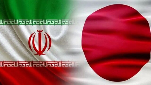 تجمع بزرگ مخالفان جنگ علیه ایران در مقابل سفارت آمریکا در توکیو