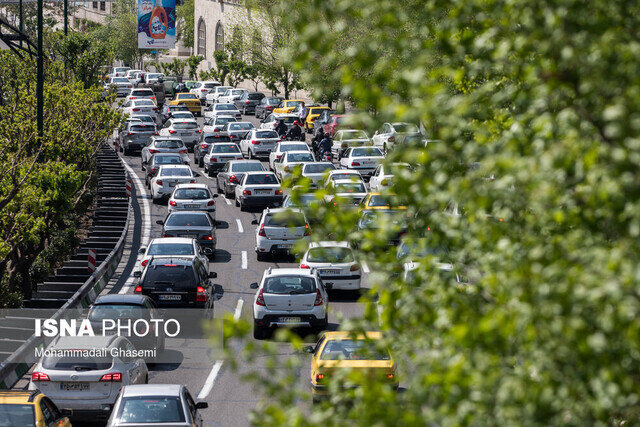 ترافیک نیمه سنگین در ۴ محور منتهی به تهران بارش باران در محورهای شمالی کشور