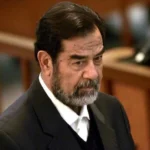 تصویری نادر از صدام حسین در حال غذا خوردن با لباس نظامی