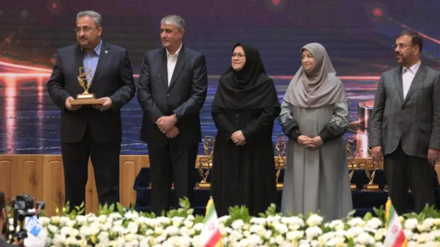 تقدیر از آبان بسپار حفظ اشتغال ۲۶ هزار کارگر و کاشت ۱ ۲ میلیون نهال