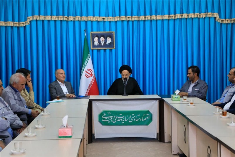 توسعه علم و صنعت کلید استقلال کشور به گفته نماینده ولی فقیه