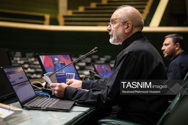جلسه مجلس بازگشت به بهارستان و شعار مرگ بر آمریکا