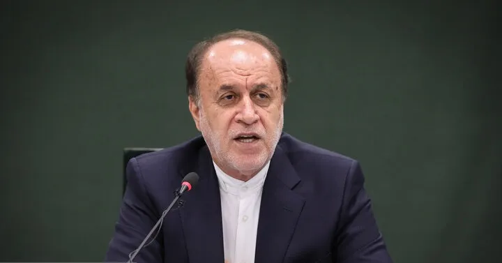 حاجی بابایی مشکلات اقتصادی فقط به جنگ نسبت داده نمی شود