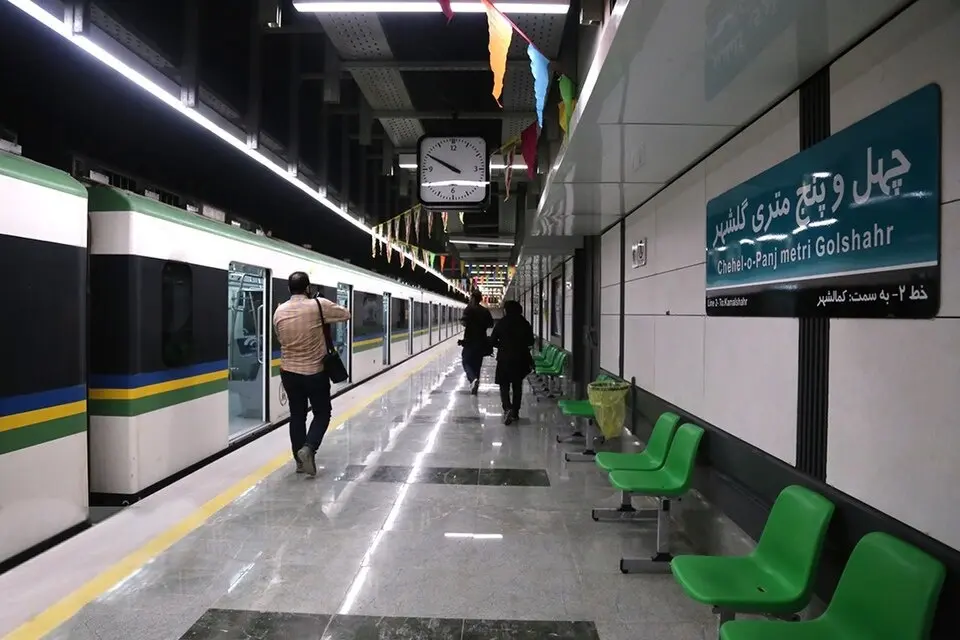 درخواست بازگشت قطارهای سریع السیر به گلشهر و محمدشهر از بامداد تا شب