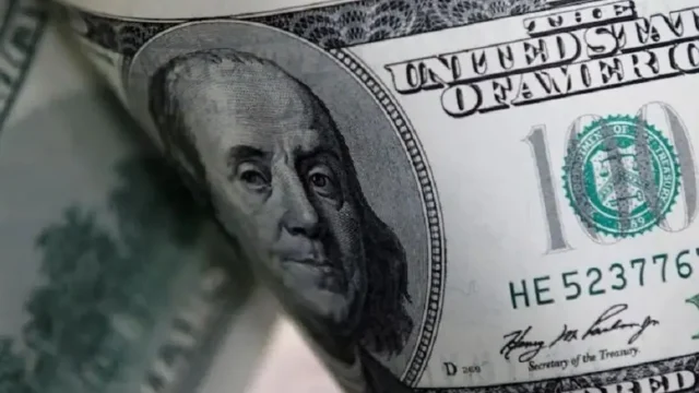 دلار آزاد به قیمت ۲۶۹ هزار تومان در بازار امروز