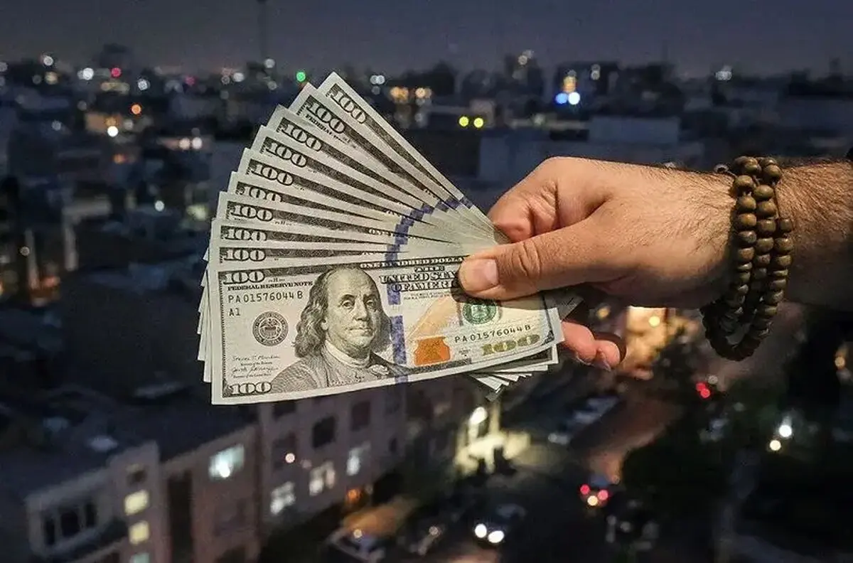 دلار به ۲۶۷ هزار تومان رسید قیمت سکه امامی ۲۷۰ میلیون تومان شد