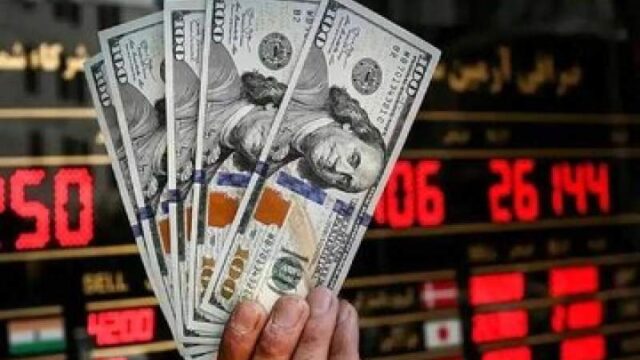 دلار به ۳۰۰ هزار تومان می رسد تحلیل کارشناس بازار ارز