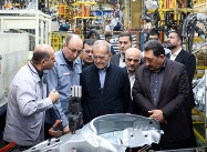 رئیس جمهور در خط تولید سایپا از حمایت های دولتی خبر داد