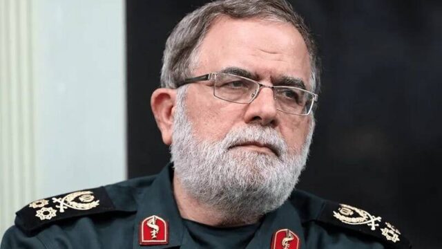 سرلشکر ایزدی کنترل عملیاتی تنگه هرمز در اختیار نیروهای مسلح ایران است