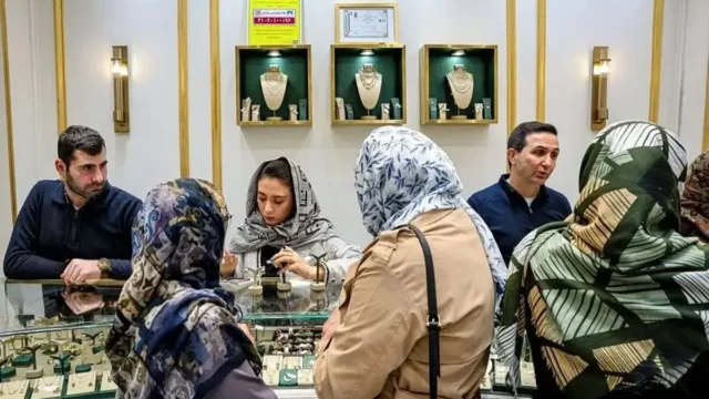 سقوط شدید انس جهانی قیمت طلا ۱۸ عیار را به کانال ۲۵ میلیون رساند
