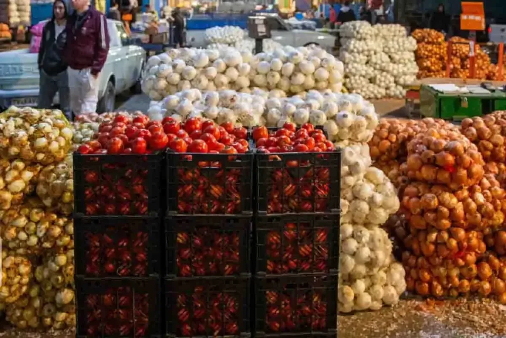 صادرات گوجه و پیاز با مجوز جدید گمرک آغاز شد