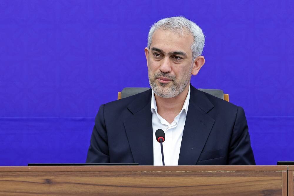 عذرخواهی وزیر اقتصاد از مردم به دلیل فشارهای تورمی