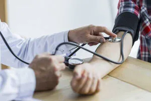 فشار خون بالا را با این ۷ میوه بهتر مدیریت کنید