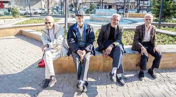 فقر مالی جان دو بازنشسته هما را گرفت چالش های جدی برای پیشکسوتان