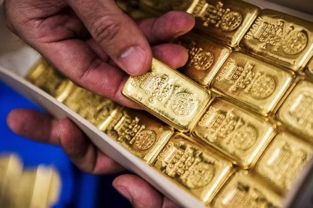 قیمت جهانی طلا امروز ۸ آبان عقب نشینی به ۴۰۰۰ دلار