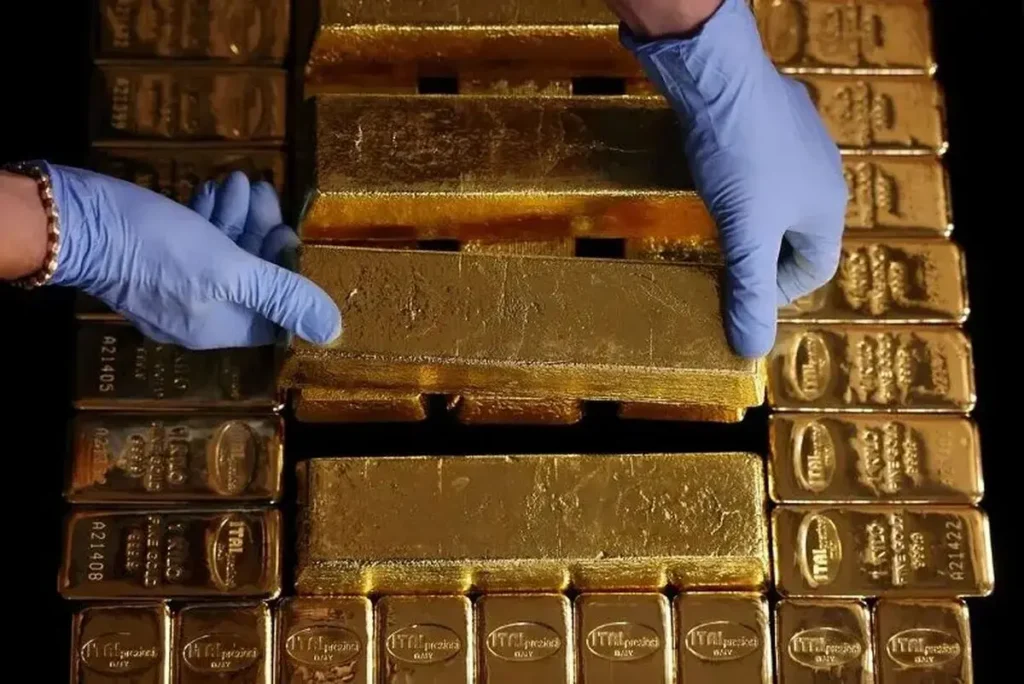 قیمت طلا جهانی به مرز چهار هزار و ۲۰۰ دلار رسید